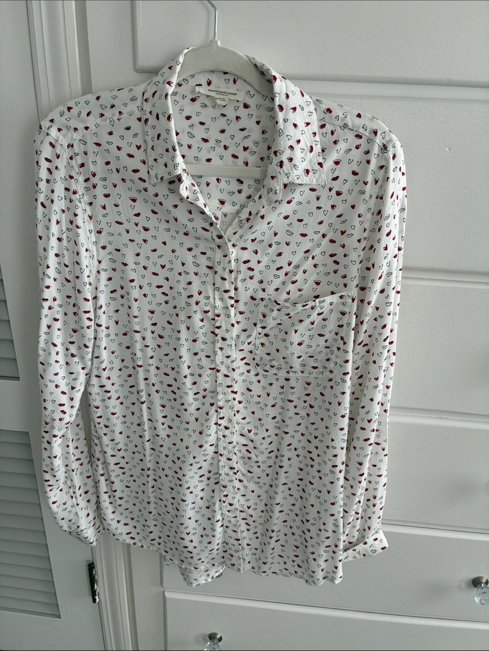 Beachlunchlounge White Button-Up Blouse with Red Heart Print